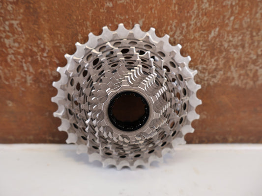 Kassette & Zahnkränze von Sram, SRAM RED XG-1290-E1 KASSETTE 12-FACH 10-30T XDR vor USEDBIKES-OB.DE Hintergrund