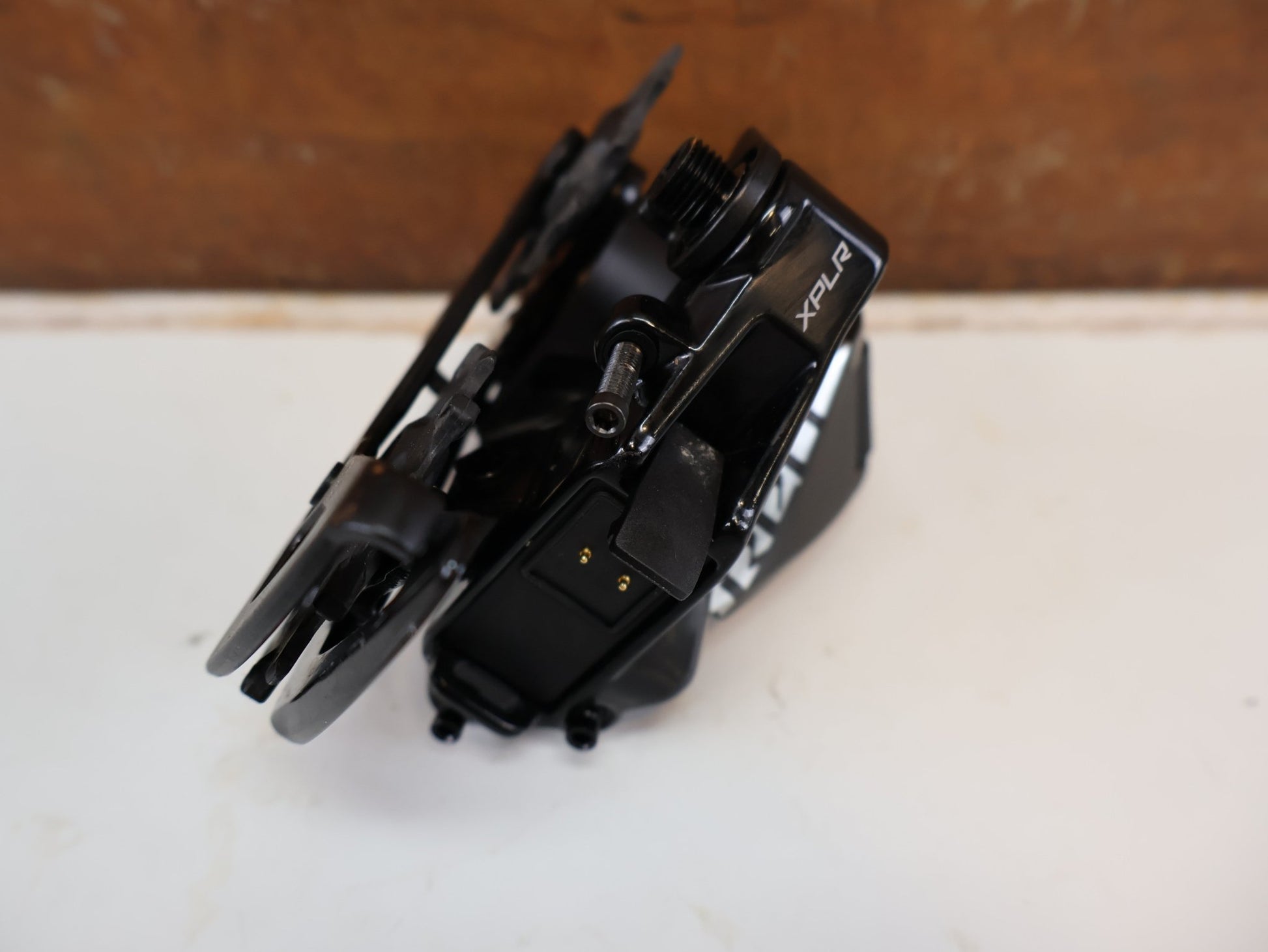 Schaltungsteile von Sram, SRAM RED XPLR ETAP AXS SCHALTWERK / 12-FACH / 10-44T / KERAMIKLAGER vor USEDBIKES-OB.DE Hintergrund
