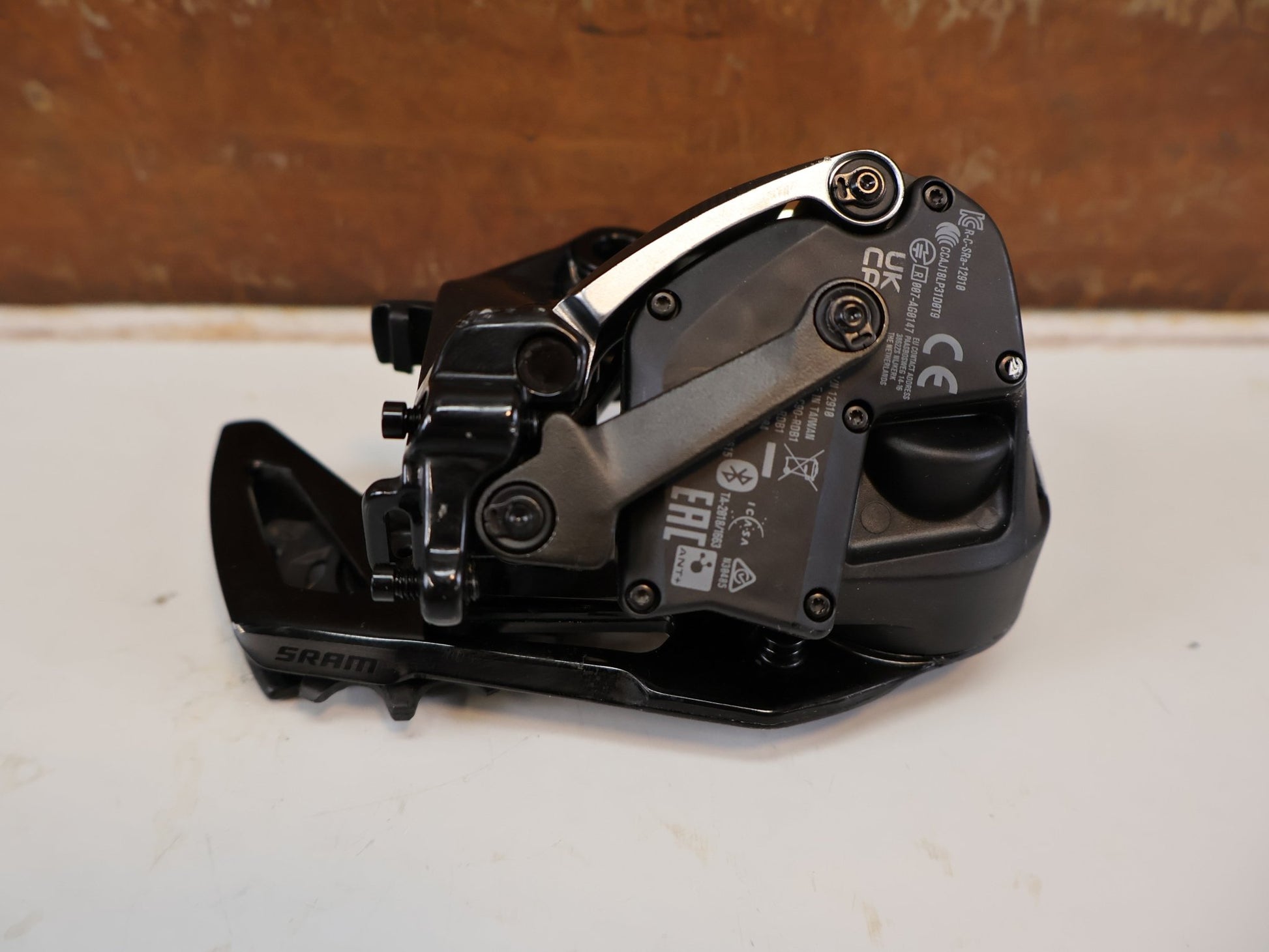Schaltungsteile von Sram, SRAM RED XPLR ETAP AXS SCHALTWERK / 12-FACH / 10-44T / KERAMIKLAGER vor USEDBIKES-OB.DE Hintergrund