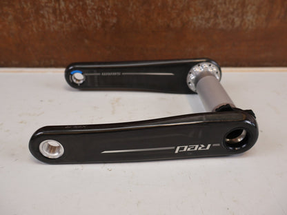 Kurbel von Sram, SRAM RED XPLR Wide Carbon Kurbelarme E1 160 mm 8-Bolt vor USEDBIKES-OB.DE Hintergrund
