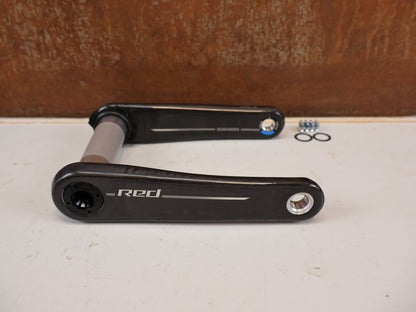 Kurbel von Sram, SRAM RED XPLR Wide Carbon Kurbelarme E1 160 mm 8-Bolt vor USEDBIKES-OB.DE Hintergrund
