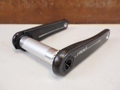 Kurbel von Sram, SRAM RED XPLR Wide Carbon Kurbelarme E1 170 mm 8-Bolt vor USEDBIKES-OB.DE Hintergrund