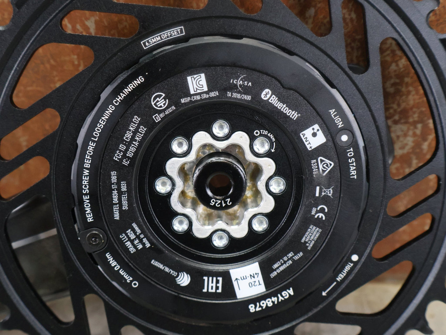 Powermeter von Sram, SRAM RED XPLR WIDE QUARQ POWERMETER KURBEL E1 / 42 ZÄHNE / 172.5MM vor USEDBIKES - OB.DE Hintergrund