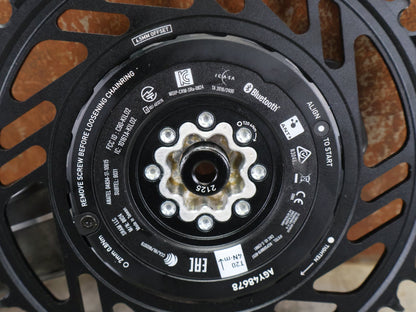 Powermeter von Sram, SRAM RED XPLR WIDE QUARQ POWERMETER KURBEL E1 / 42 ZÄHNE / 172.5MM vor USEDBIKES - OB.DE Hintergrund