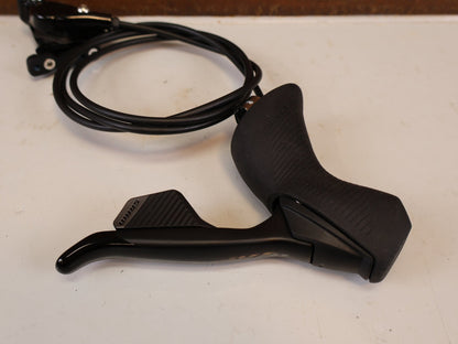 Brems-/ Schalthebel von Sram, SRAM RIVAL AXS D1 SCHEIBENBREMSE SET / FLATMOUNT vor USEDBIKES-OB.DE Hintergrund