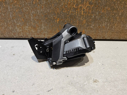 Schaltungsteile von Sram, SRAM RIVAL ETAP AXS SCHALTWERK 12 FACH / MAX 36 ZÄHNE vor USEDBIKES - OB.DE Hintergrund