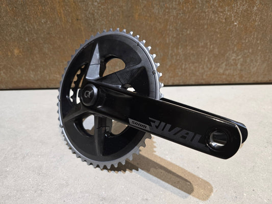 Kurbel von Sram, SRAM RIVAL QUARQ KURBEL / POWERMETER / 48/35 ZÄHNE / 165MM - 175MM vor USEDBIKES - OB.DE Hintergrund