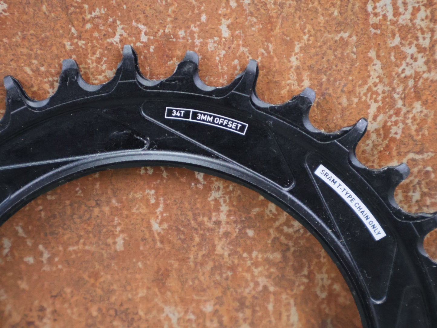 Kettenblatt von Sram, SRAM T - TYPE EAGLE KETTENBLATT FÜR POWERMETER – 34T / 36T – 3 MM OFFSET vor USEDBIKES - OB.DE Hintergrund