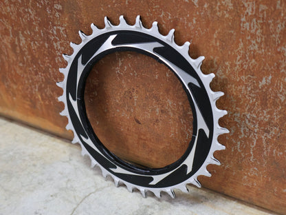 Kettenblatt von Sram, SRAM T - TYPE EAGLE KETTENBLATT FÜR POWERMETER – 34T / 36T – 3 MM OFFSET vor USEDBIKES - OB.DE Hintergrund