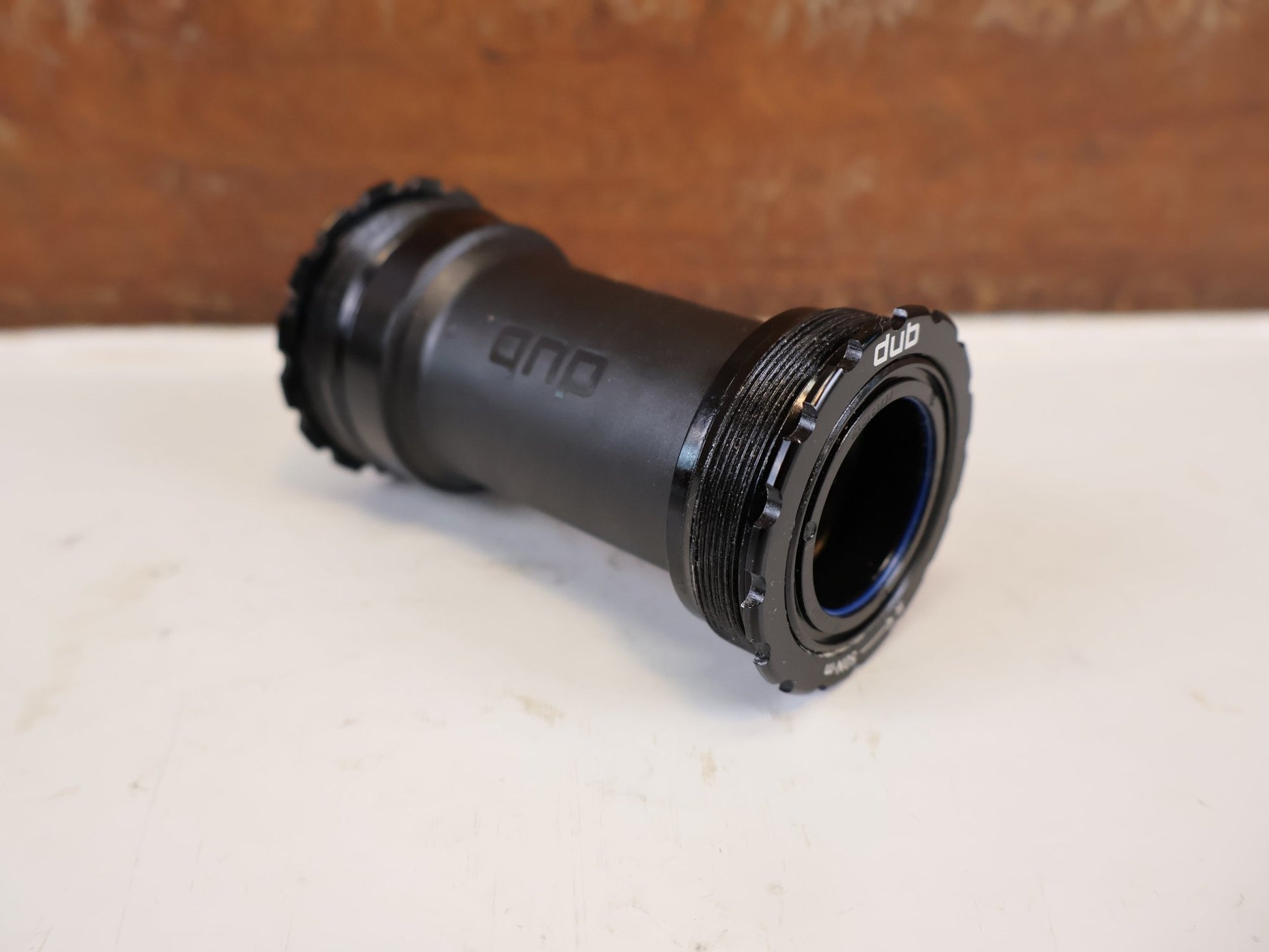 Innenlager von Sram, SRAM T47 DUB ROAD INNENLAGER / 85,5MM / 00.6418.033.000 vor USEDBIKES-OB.DE Hintergrund