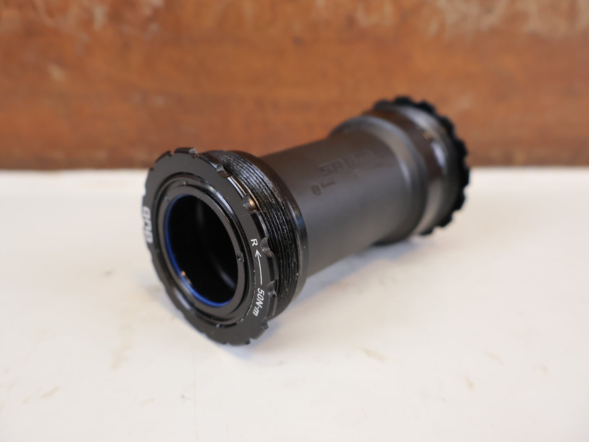 Innenlager von Sram, SRAM T47 DUB ROAD INNENLAGER / 85,5MM / 00.6418.033.000 vor USEDBIKES-OB.DE Hintergrund