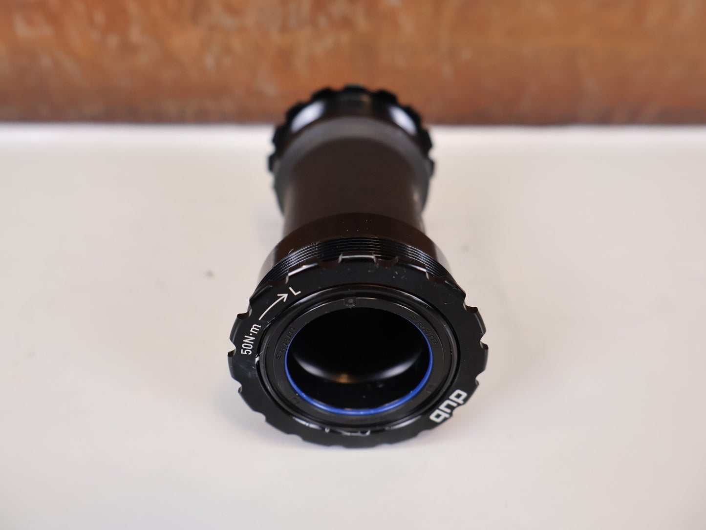 Innenlager von Sram, SRAM T47 DUB ROAD INNENLAGER / 85,5MM / 00.6418.033.000 vor USEDBIKES - OB.DE Hintergrund