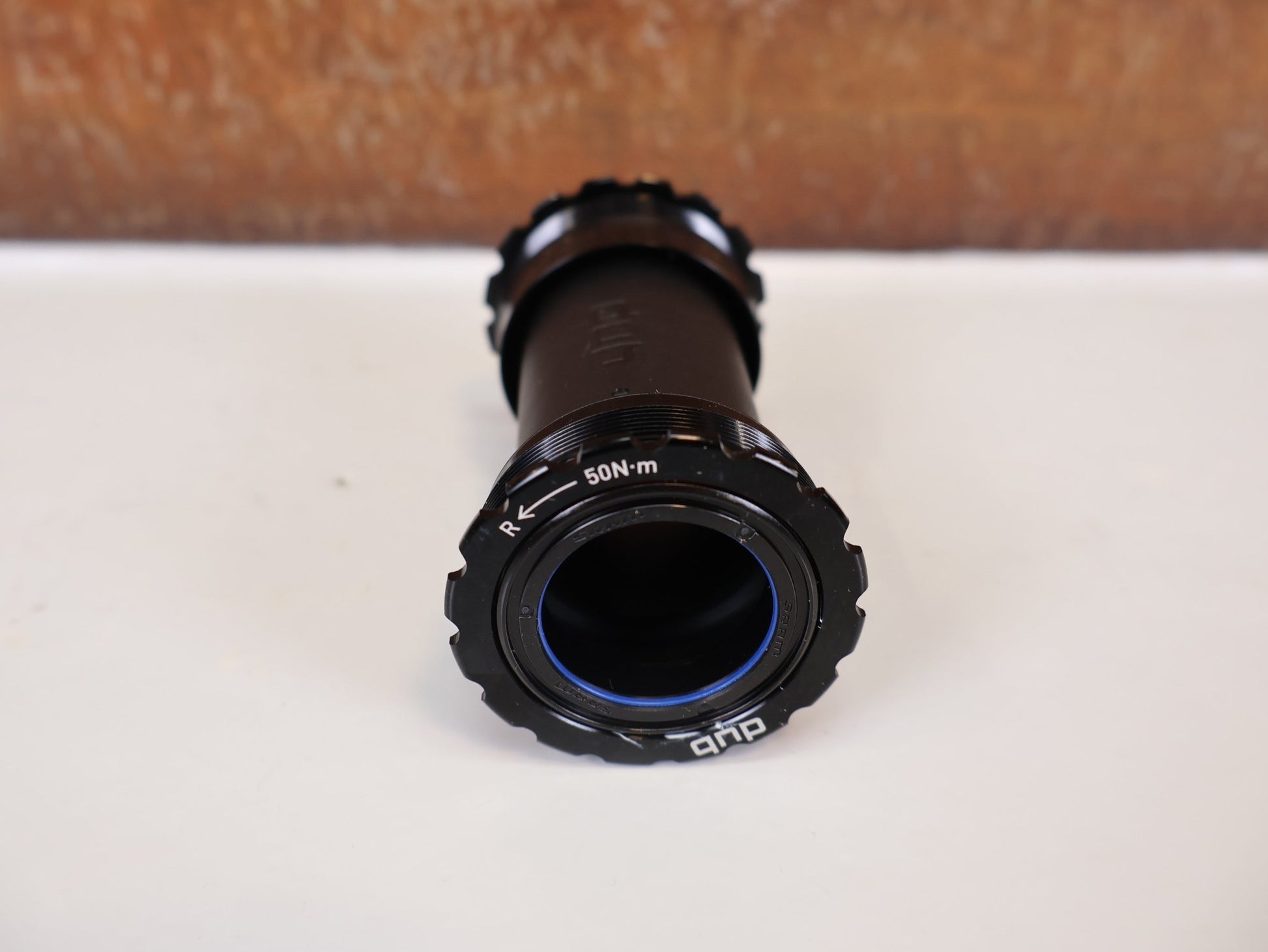 Innenlager von Sram, SRAM T47 DUB ROAD INNENLAGER / 85,5MM / 00.6418.033.000 vor USEDBIKES - OB.DE Hintergrund
