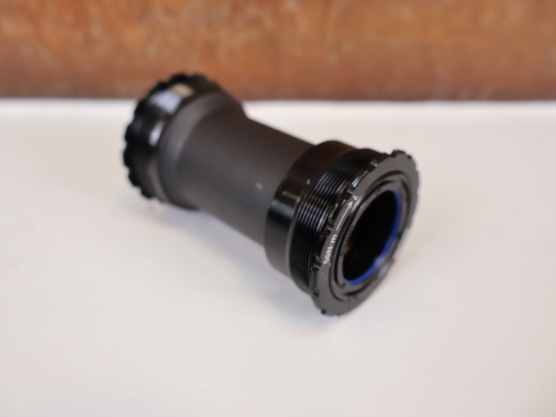 Innenlager von Sram, SRAM T47 DUB ROAD INNENLAGER / 85,5MM / 00.6418.033.000 vor USEDBIKES - OB.DE Hintergrund