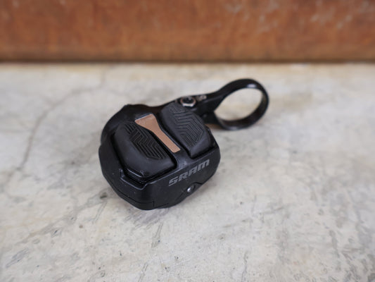 Schaltungsteile von Sram, SRAM ULTIMATE CONTROLLER POD AXS / SCHALTGRIFF 12 - FACH – WIRELESS vor USEDBIKES - OB.DE Hintergrund