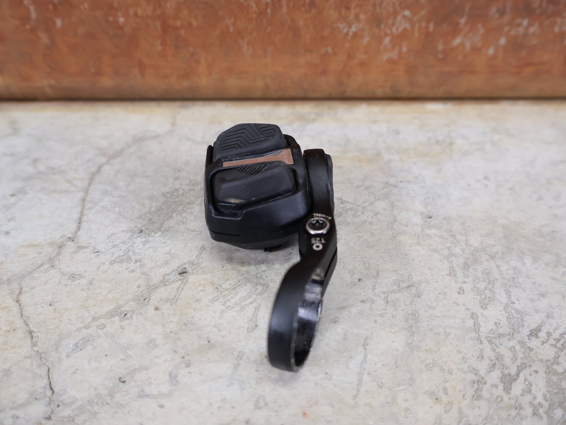 Schaltungsteile von Sram, SRAM ULTIMATE CONTROLLER POD AXS / SCHALTGRIFF 12 - FACH – WIRELESS vor USEDBIKES - OB.DE Hintergrund