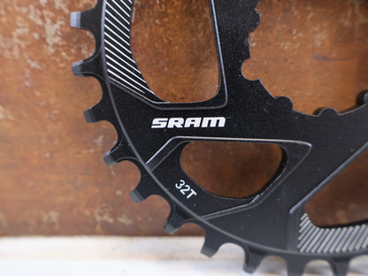 Kettenblatt von Sram, SRAM X-SYNC KETTENBLATT 11-FACH ROAD CX GRAVEL 11V vor USEDBIKES-OB.DE Hintergrund
