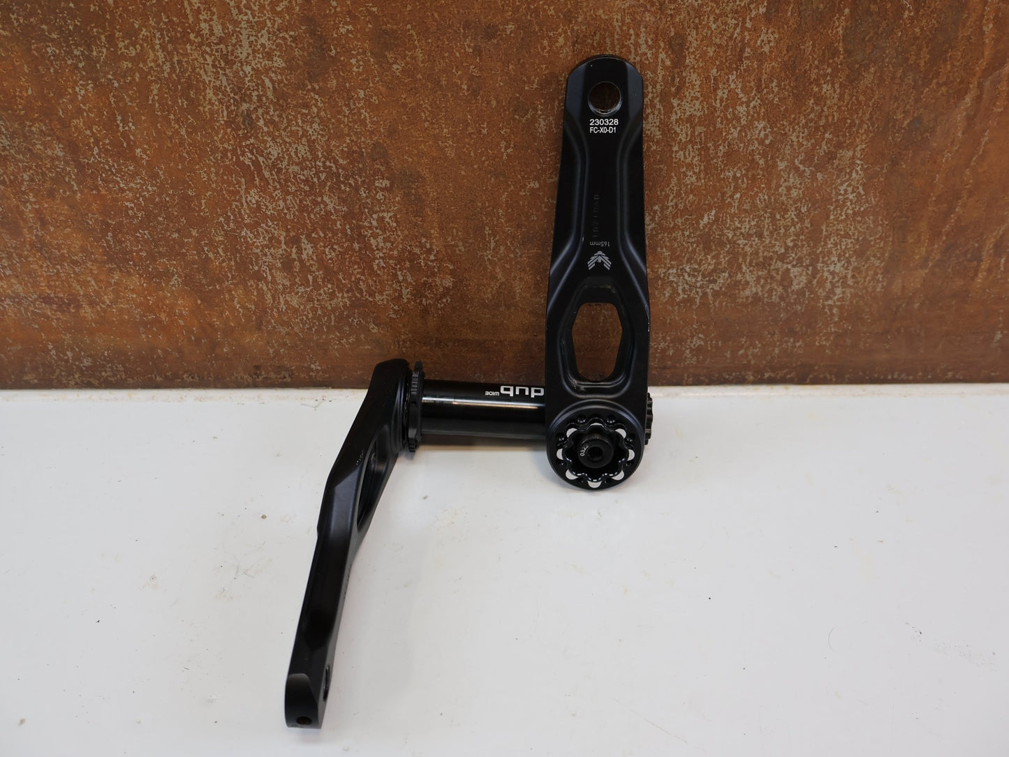 Kurbel von Sram, SRAM X0 EAGLE TRANSMISSION KURBELARME / T-TYPE / WIDE / 165 MM vor USEDBIKES-OB.DE Hintergrund