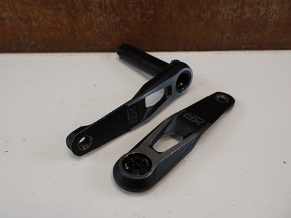Kurbel von Sram, SRAM X0 EAGLE TRANSMISSION KURBELARME / T-TYPE / WIDE / 165 MM vor USEDBIKES-OB.DE Hintergrund