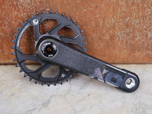 Kurbel von Sram, SRAM X01 ALL DOWNHILL EAGLE DUB KURBELARM RECHTS 165 MM – CARBON MTB REPLACEMENT ARM vor USEDBIKES - OB.DE Hintergrund