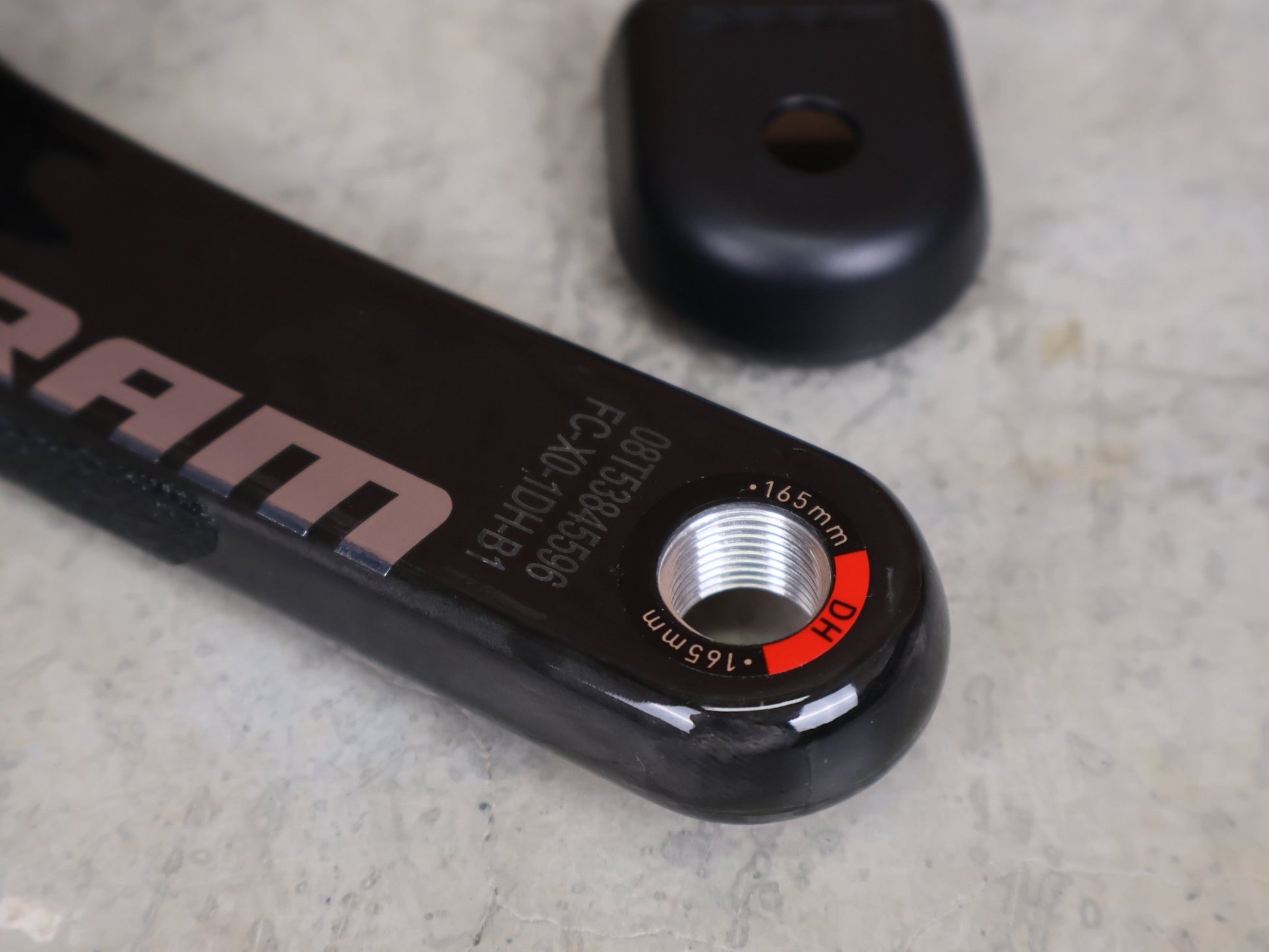 Kurbel von Sram, SRAM X01 ALL DOWNHILL EAGLE DUB KURBELARM RECHTS 165 MM – CARBON MTB REPLACEMENT ARM vor USEDBIKES - OB.DE Hintergrund