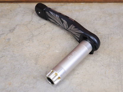 Kurbel von Sram, SRAM X01 EAGLE DUB KURBELARM LINKS 170 MM – CARBON MTB REPLACEMENT ARM vor USEDBIKES - OB.DE Hintergrund