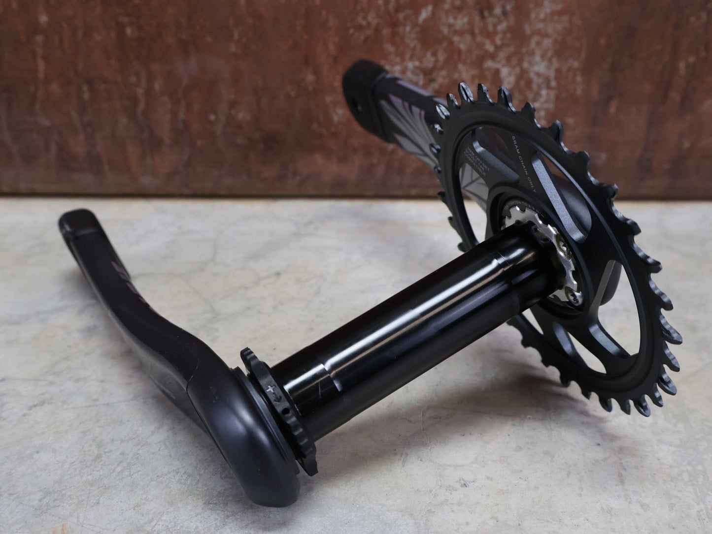 Schaltungsteile von Sram, SRAM X01 EAGLE DUB WIDE KURBELGARNITUR 32 ZÄHNE / 175MM vor USEDBIKES - OB.DE Hintergrund