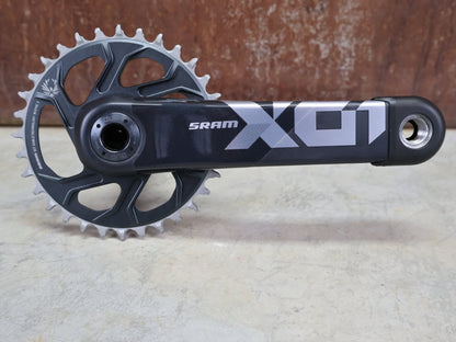 Schaltungsteile von Sram, SRAM X01 EAGLE DUB WIDE KURBELGARNITUR 32 ZÄHNE / 175MM vor USEDBIKES - OB.DE Hintergrund