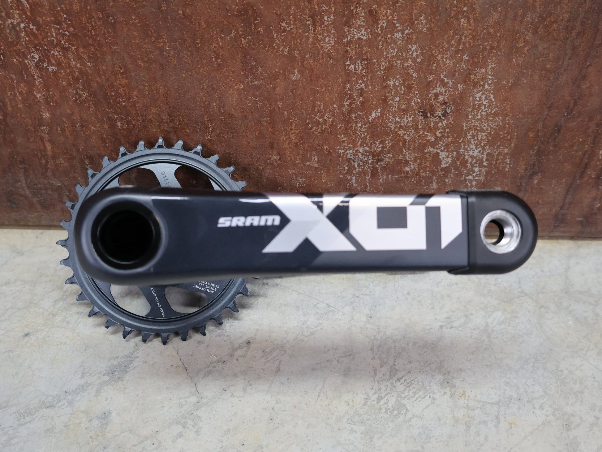Schaltungsteile von Sram, SRAM X01 EAGLE DUB WIDE KURBELGARNITUR 32 ZÄHNE / 175MM vor USEDBIKES - OB.DE Hintergrund