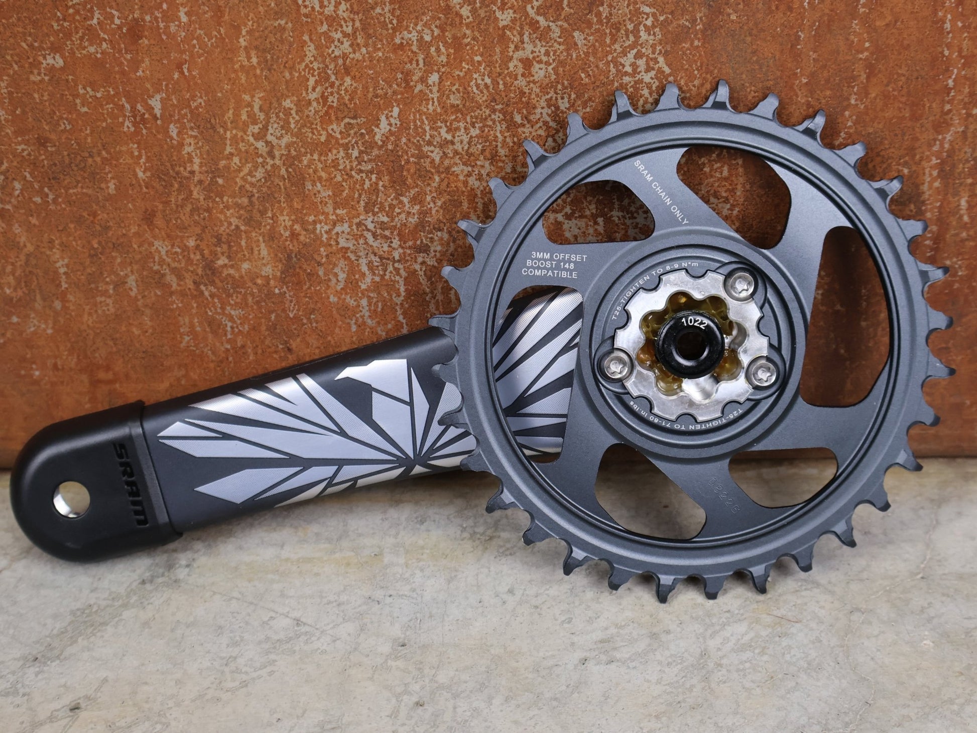 Schaltungsteile von Sram, SRAM X01 EAGLE DUB WIDE KURBELGARNITUR 32T 170 MM – CARBON / 12 - FACH MTB vor USEDBIKES - OB.DE Hintergrund