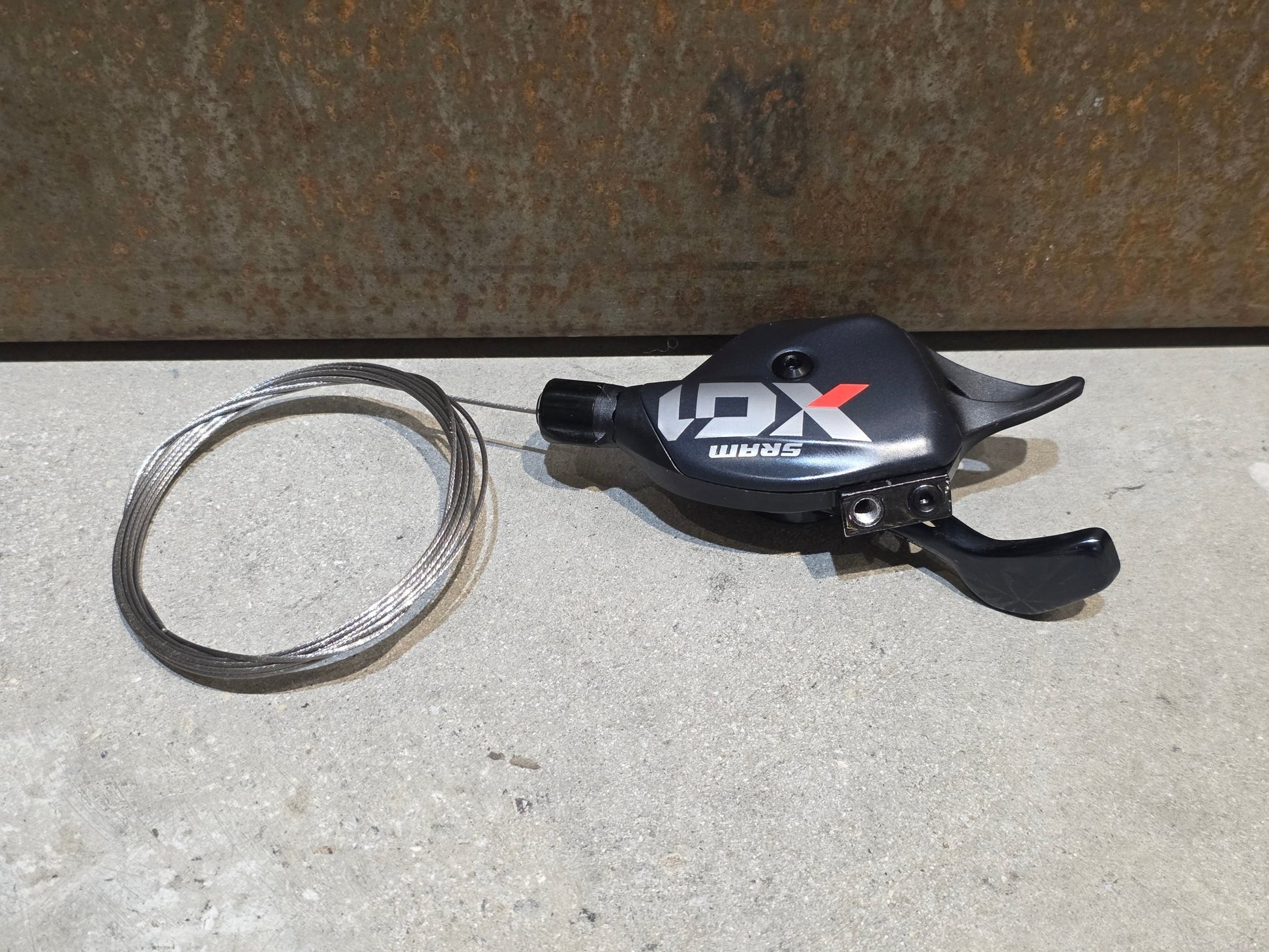 Schaltungsteile von Sram, SRAM X01 EAGLE TRIGGER SCHALTHEBEL 12 FACH / SINGLE CLICK E - MTB vor USEDBIKES - OB.DE Hintergrund