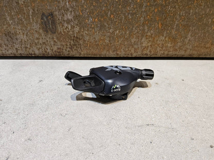 Schaltungsteile von Sram, SRAM X01 EAGLE TRIGGER SCHALTHEBEL 12 FACH / SINGLE CLICK E - MTB vor USEDBIKES - OB.DE Hintergrund