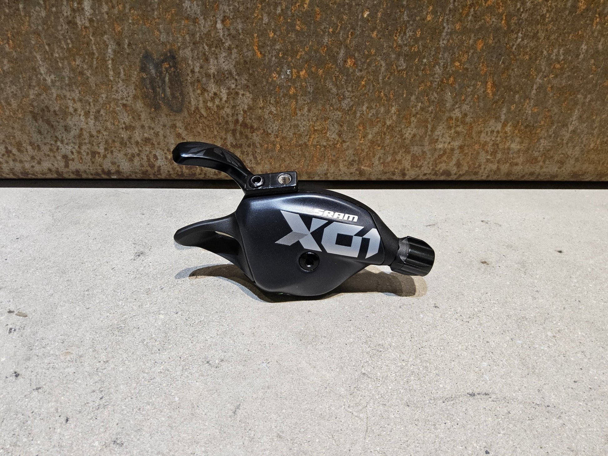 Schaltungsteile von Sram, SRAM X01 EAGLE TRIGGER SCHALTHEBEL 12 FACH / SINGLE CLICK E - MTB vor USEDBIKES - OB.DE Hintergrund