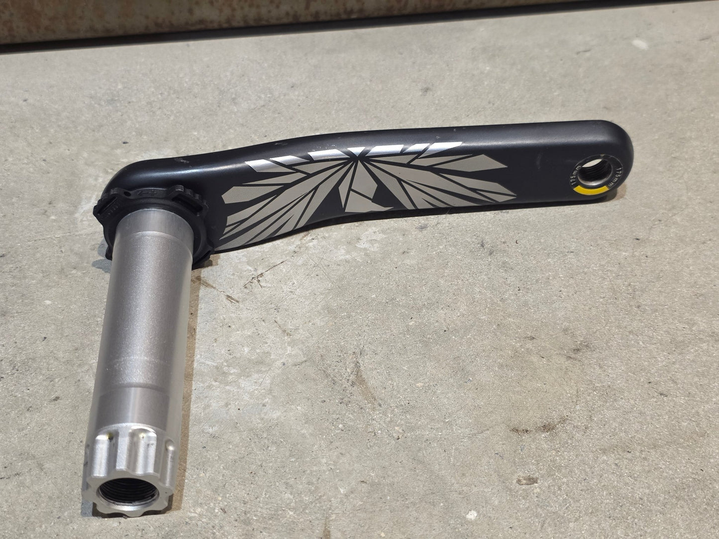 Kurbel von Sram, SRAM XO1 KURBEL EAGLE DUB / BOOST / 32 ZÄHNE / 175MM vor USEDBIKES - OB.DE Hintergrund