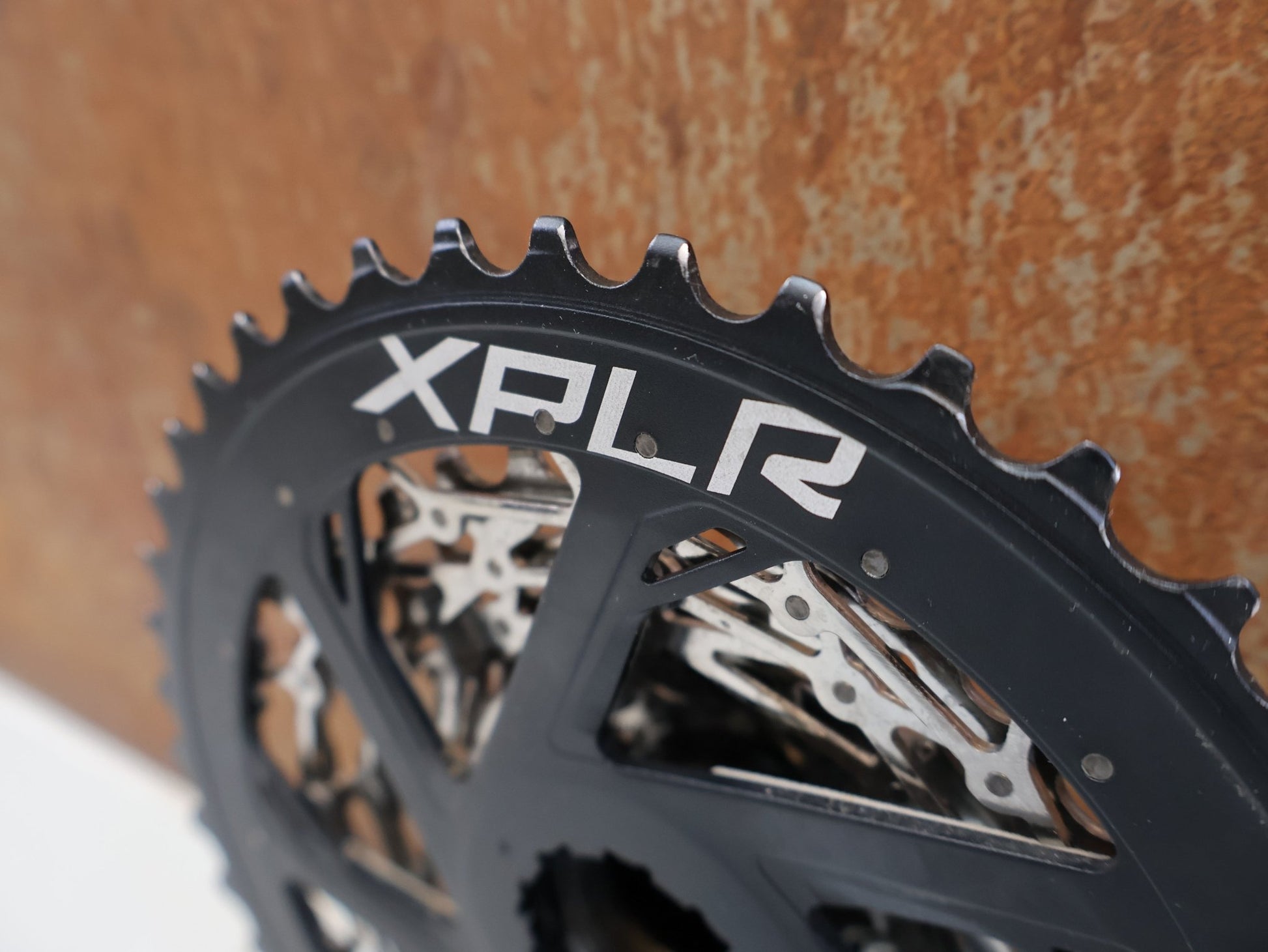 Kassette & Zahnkränze von Sram, SRAM XPLR XG - 1271 KASSETTE / 12 - FACH / 10 - 44 ZÄHNE / XDR vor USEDBIKES - OB.DE Hintergrund