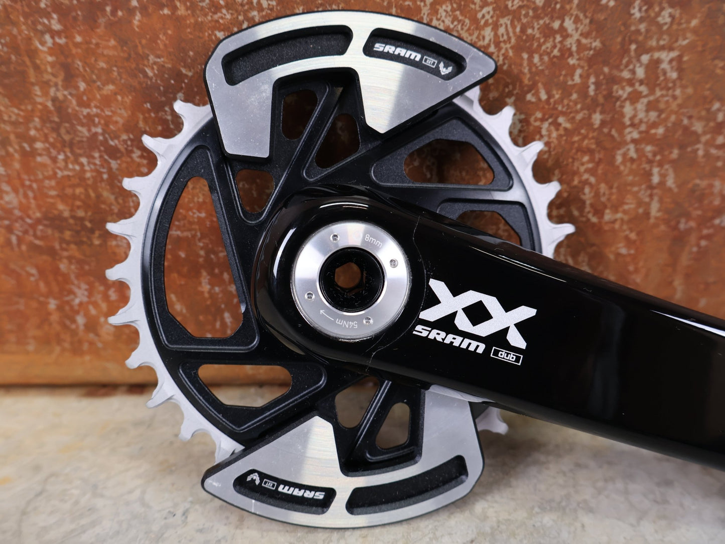 Powermeter von Sram, SRAM XX EAGLE AXS TRANSMISSION POWER METER KURBEL – DUB MTB WIDE / 55 MM – 165 MM vor USEDBIKES - OB.DE Hintergrund