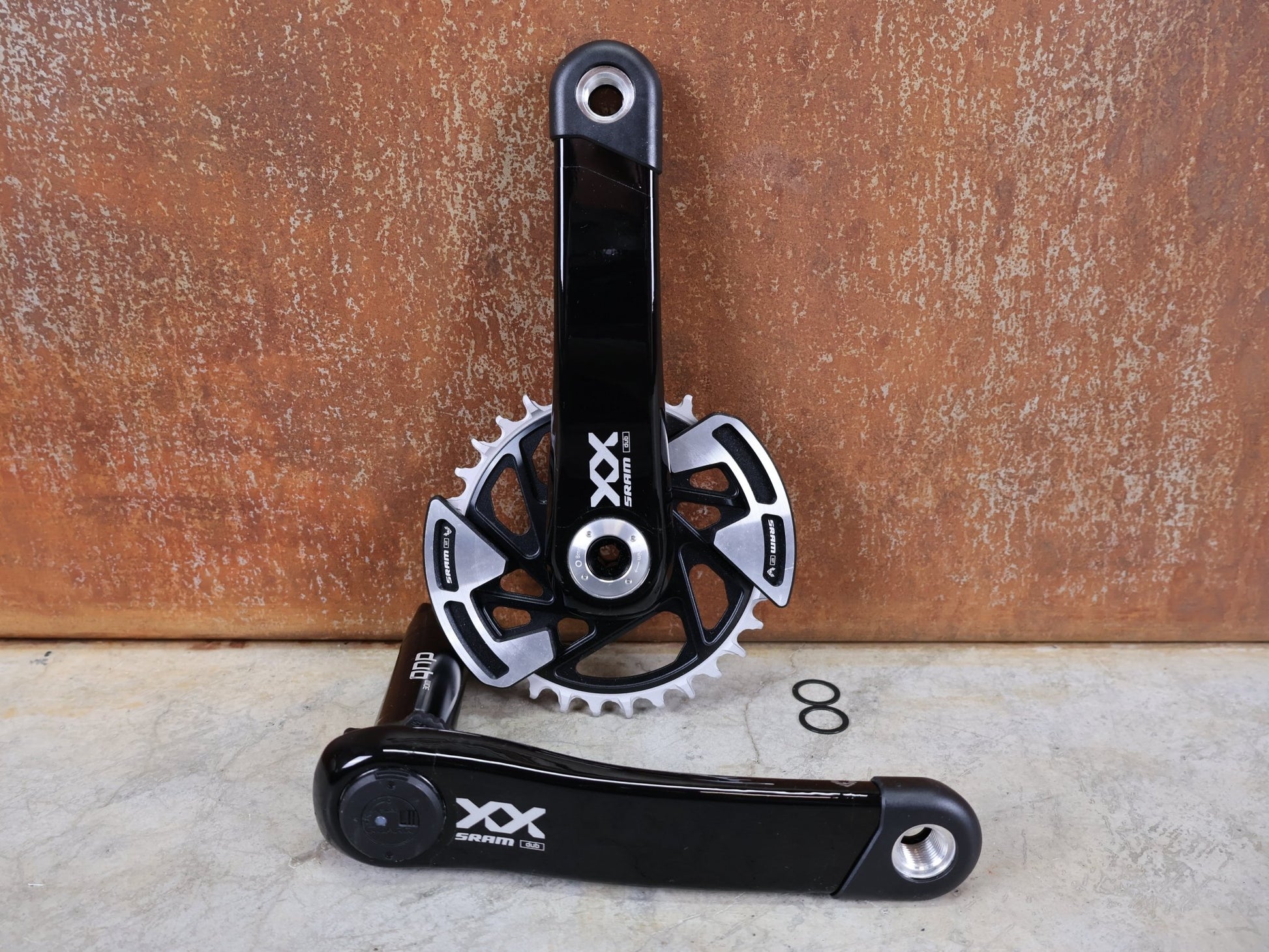 Powermeter von Sram, SRAM XX EAGLE AXS TRANSMISSION POWER METER KURBEL – DUB MTB WIDE / 55 MM – 165 MM vor USEDBIKES - OB.DE Hintergrund