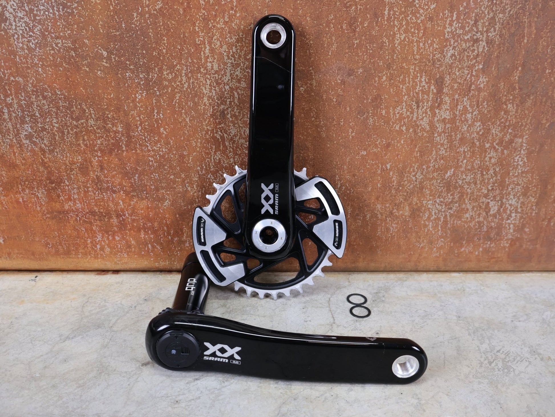 Powermeter von Sram, SRAM XX EAGLE AXS TRANSMISSION POWER METER KURBEL – DUB MTB WIDE / 55 MM – 170 MM vor USEDBIKES - OB.DE Hintergrund