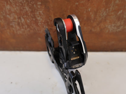 Schaltungsteile von Sram, SRAM XX SL EAGLE AXS T TYPE SCHALTWERK 12 FACH TRANSMISSION vor USEDBIKES-OB.DE Hintergrund