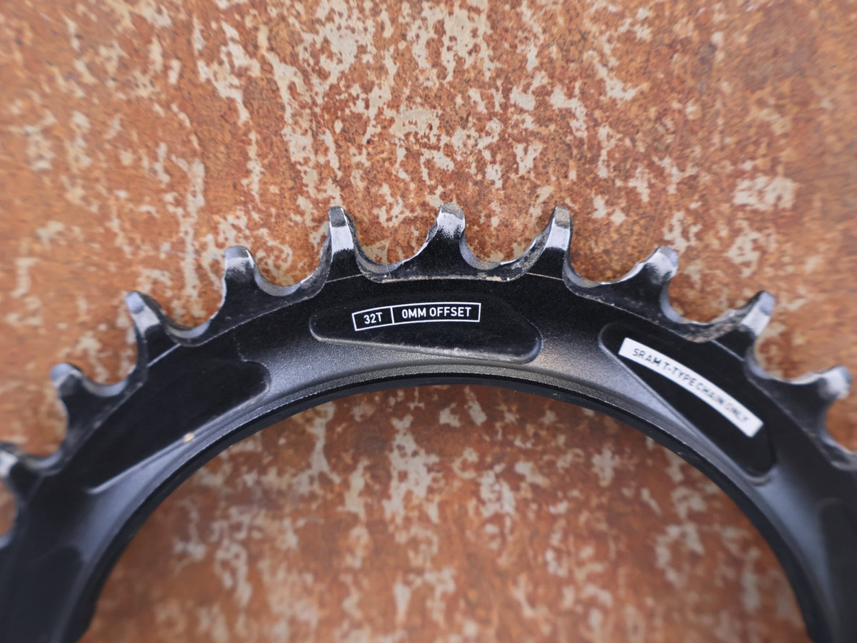 Kettenblatt von Sram, SRAM XX SL EAGLE T TYPE KETTENBLATT 32Z THREAD MOUNT / 0MM OFFSET vor USEDBIKES-OB.DE Hintergrund