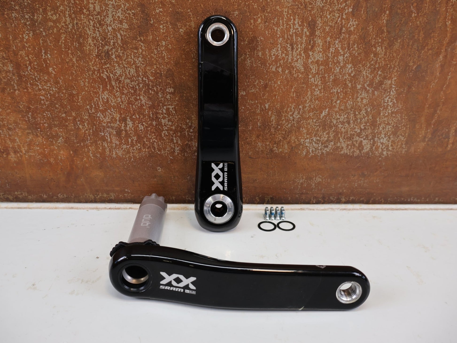Kurbel von Sram, SRAM XX SL EAGLE T-TYPE KURBELARME / CARBON / 165MM / DUB / 8-BOLT / Q 168MM vor USEDBIKES-OB.DE Hintergrund
