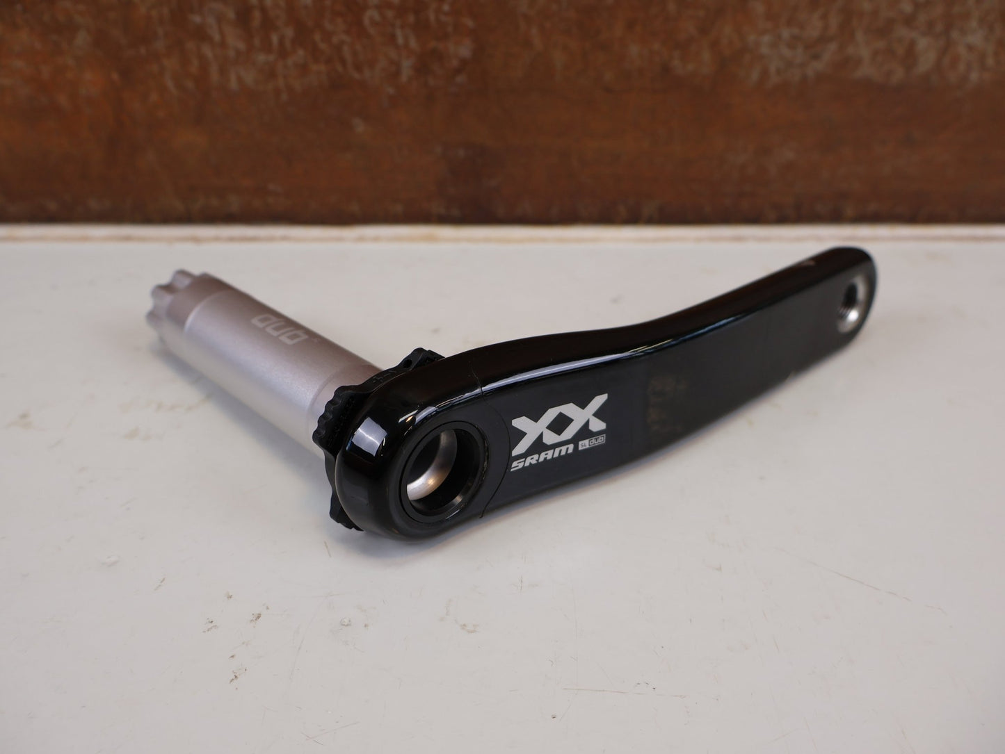 Kurbel von Sram, SRAM XX SL EAGLE T-TYPE KURBELARME / CARBON / 165MM / DUB / 8-BOLT / Q 168MM vor USEDBIKES-OB.DE Hintergrund