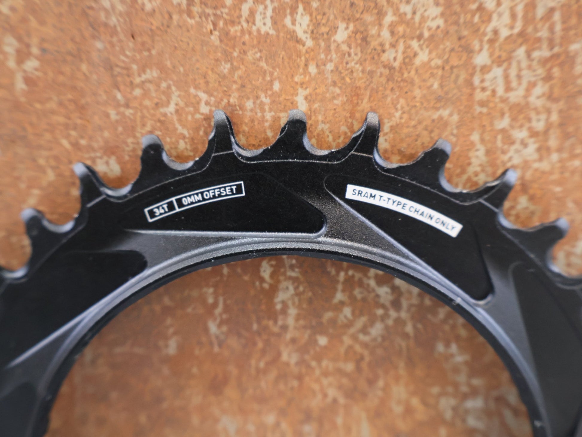 Kettenblatt von Sram, SRAM XX SL EAGLE TRANSMISSION KETTENBLATT / 34 ZÄHNE / 0 MM OFFSET / THREAD MOUNT vor USEDBIKES - OB.DE Hintergrund