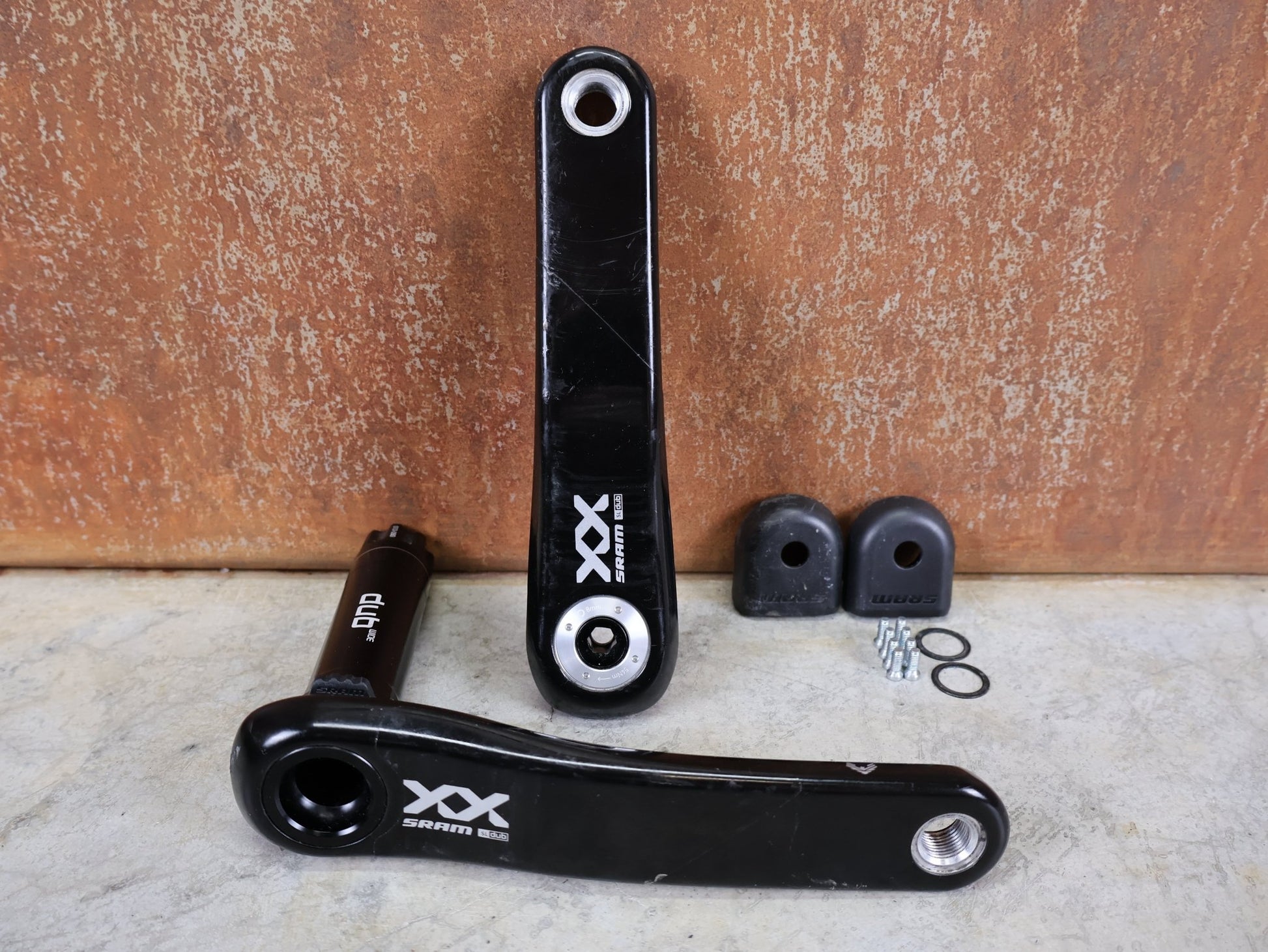 Kurbel von Sram, SRAM XX SL EAGLE TRANSMISSION KURBELARME – DUB MTB WIDE / 55 MM – 165 MM vor USEDBIKES - OB.DE Hintergrund