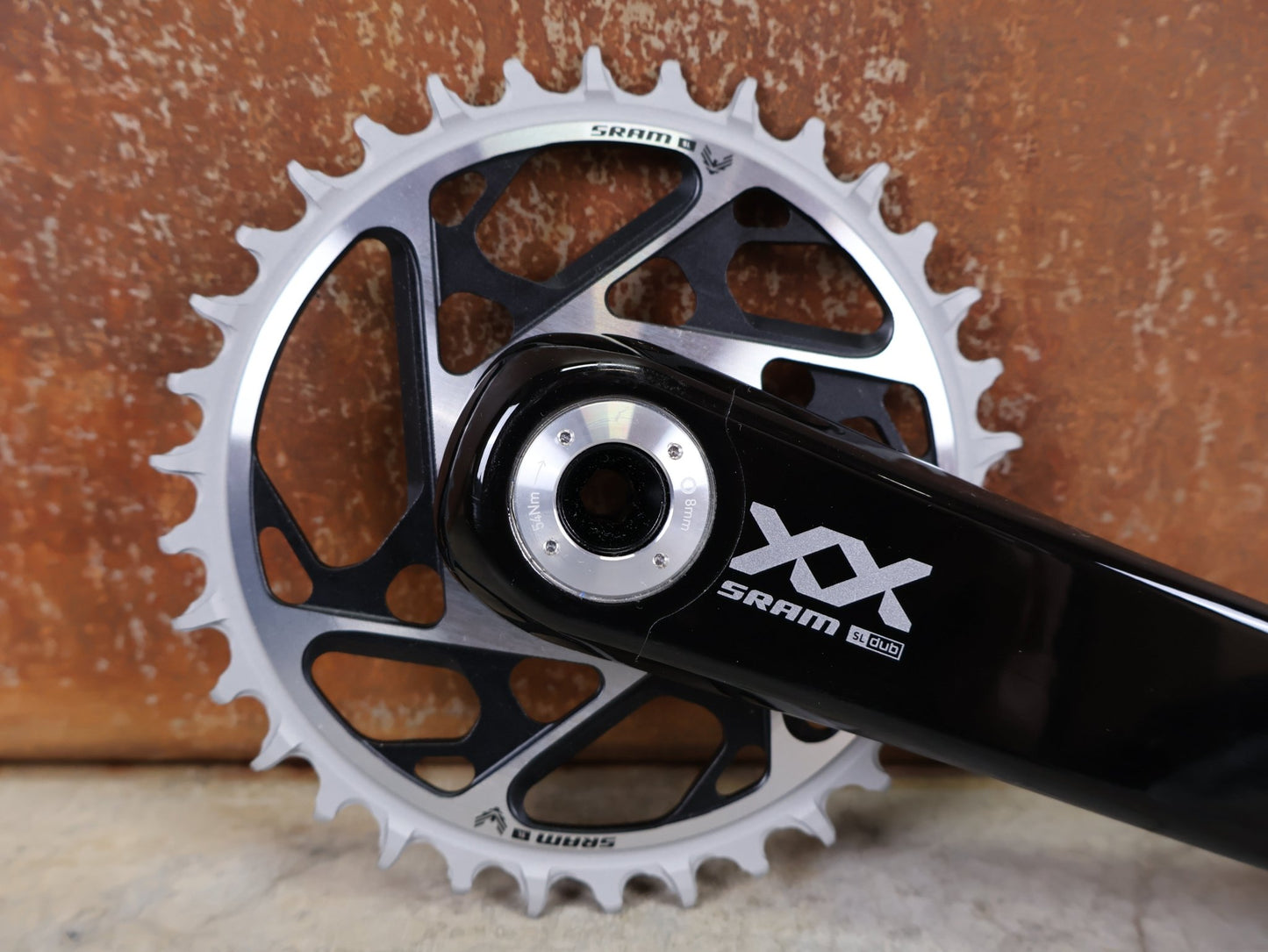 Kurbel von Sram, SRAM XX SL EAGLE TRANSMISSION KURBELGARNITUR – DUB MTB WIDE / 55 MM – 165 MM – 34 Z vor USEDBIKES - OB.DE Hintergrund