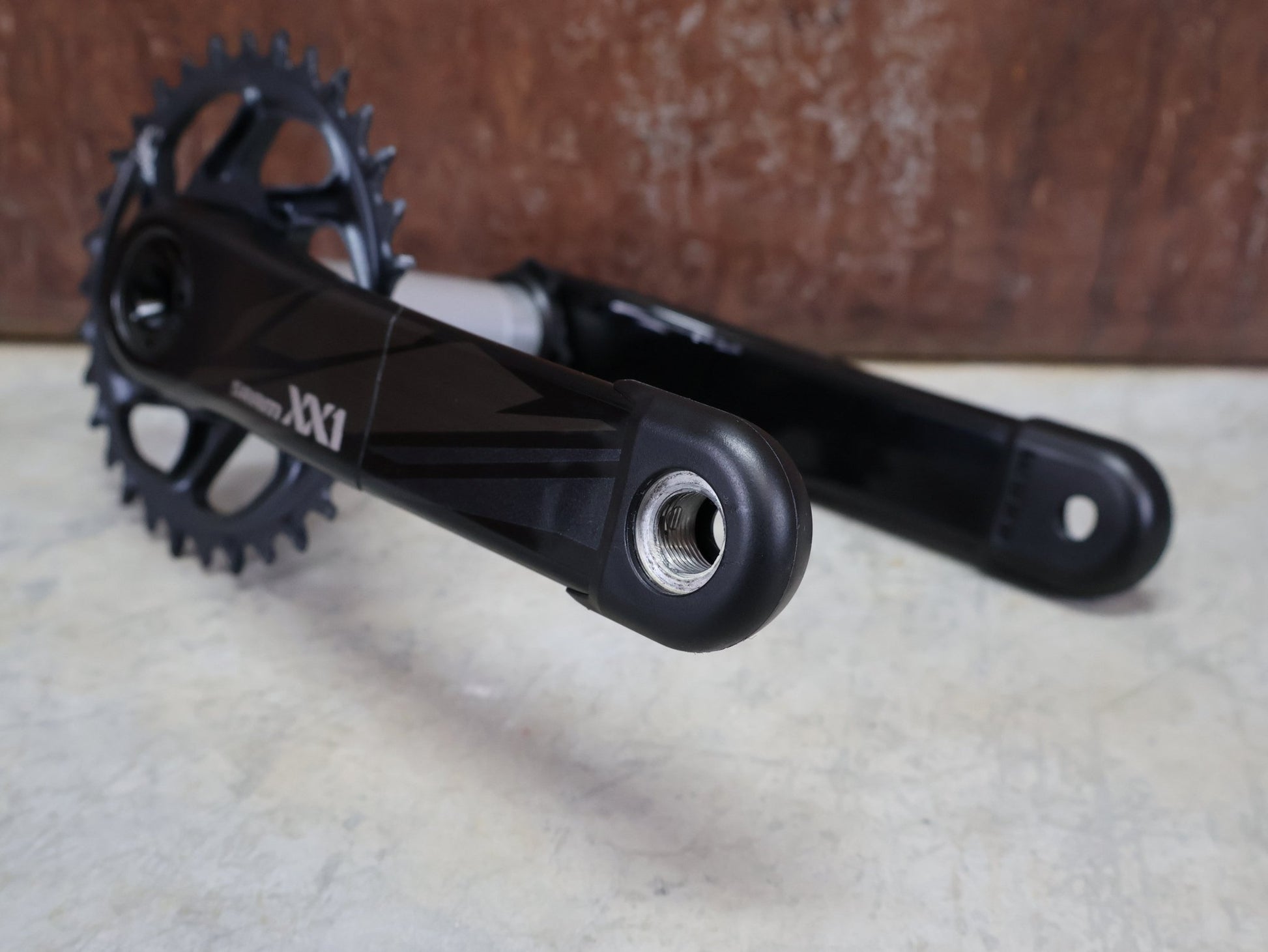 Schaltungsteile von Sram, SRAM XX1 EAGLE DUB KURBELGARNITUR 32 ZÄHNE / 175MM vor USEDBIKES - OB.DE Hintergrund