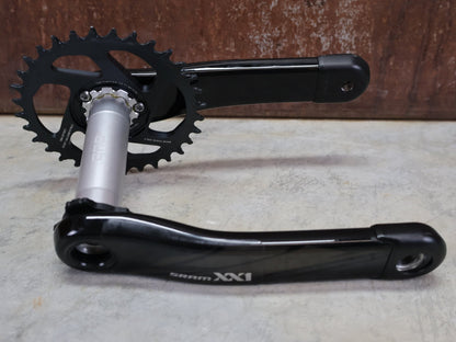 Schaltungsteile von Sram, SRAM XX1 EAGLE DUB KURBELGARNITUR 32 ZÄHNE / 175MM vor USEDBIKES - OB.DE Hintergrund