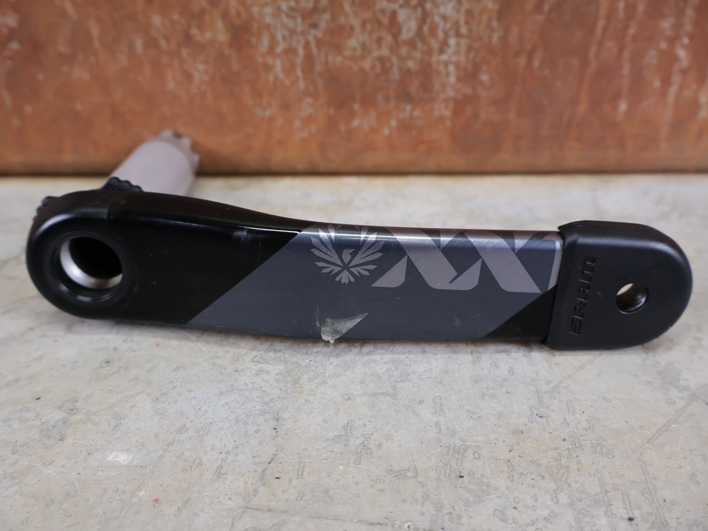 Kurbel von Sram, SRAM XX1 EAGLE DUB SL KURBELARME 170 MM – BOOST 52 MM – 8 - BOLT – CARBON vor USEDBIKES - OB.DE Hintergrund