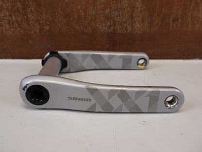 Kurbel von Sram, SRAM XX1 Eagle Kurbel Nino Schurter DUB SL 175mm / 3-Bolt vor USEDBIKES-OB.DE Hintergrund