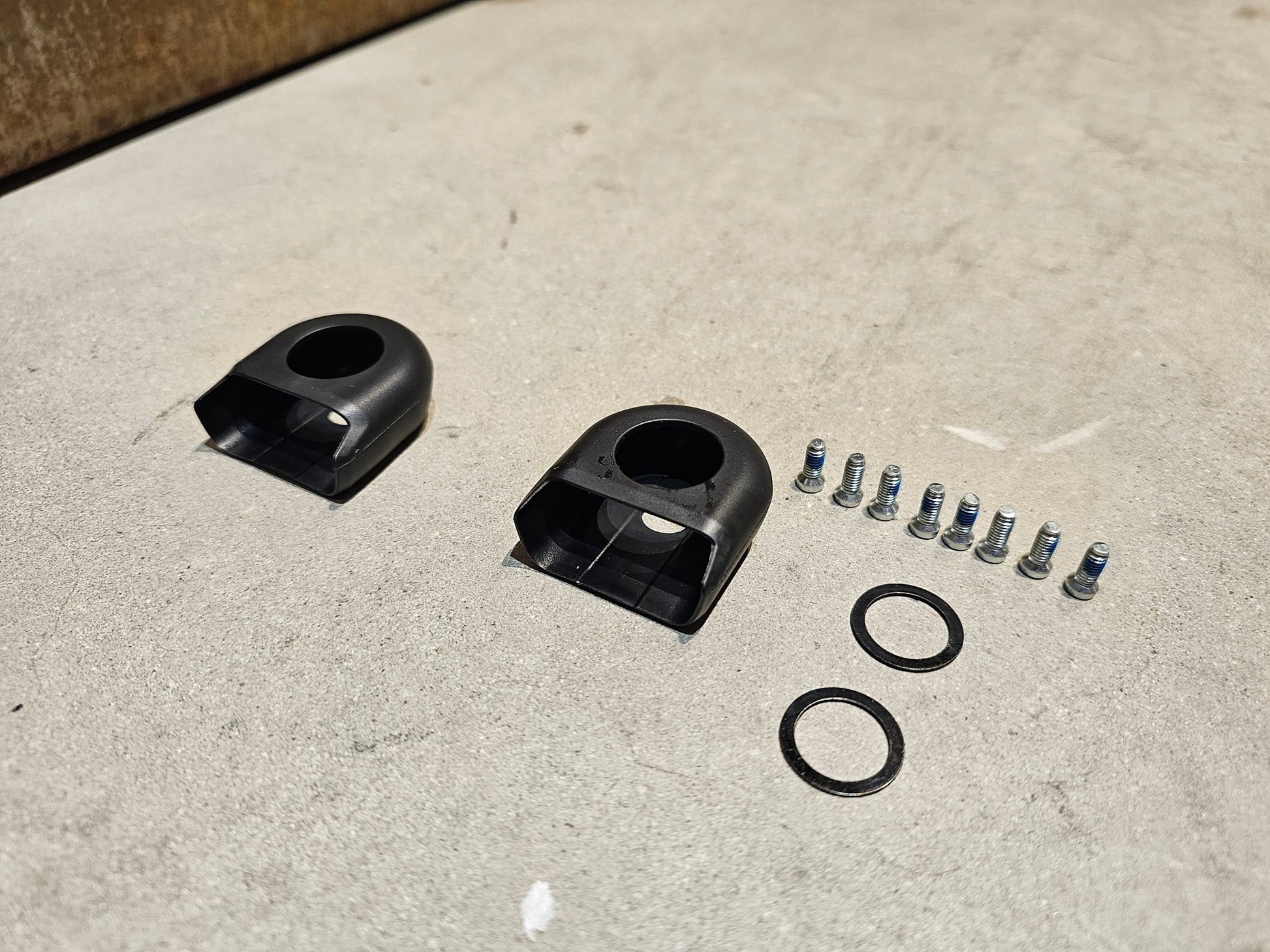 Kurbel von Sram, SRAM XX1 EAGLE KURBELARME DUB 8 - BOLT 170 / 175MM vor USEDBIKES - OB.DE Hintergrund